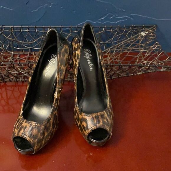 🎁🎁Paprika platform leopard print and black leather. - Picture 2 of 8